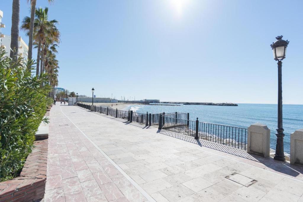 In Front Of Sea & Center Apartment Marbella Exterior photo